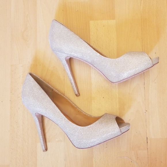 Badgley Mischka Peep Toe Platform Stilettos Gold - Picture 3 of 8